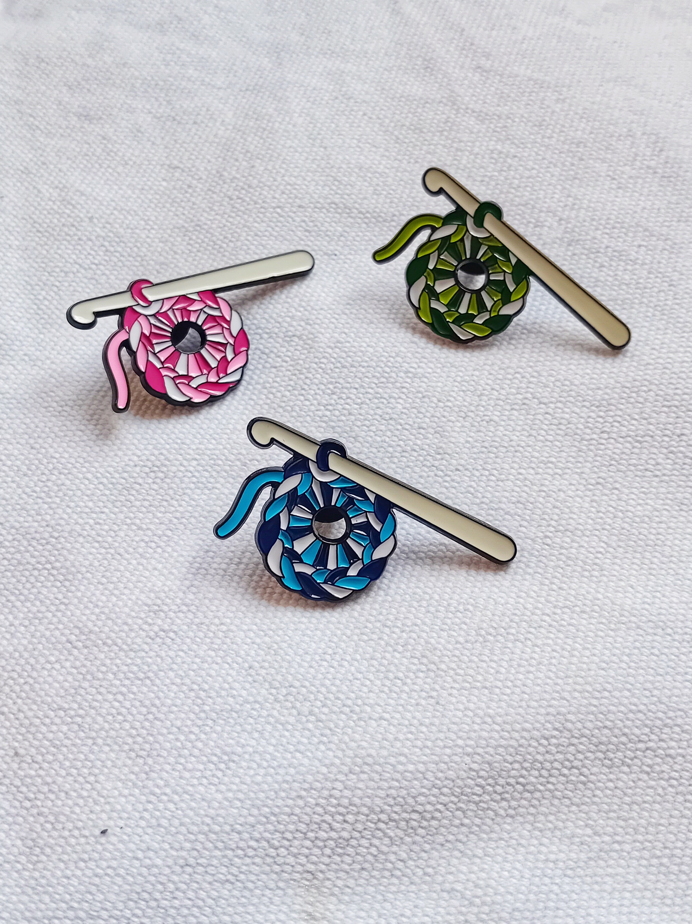 Pin háčkování modré