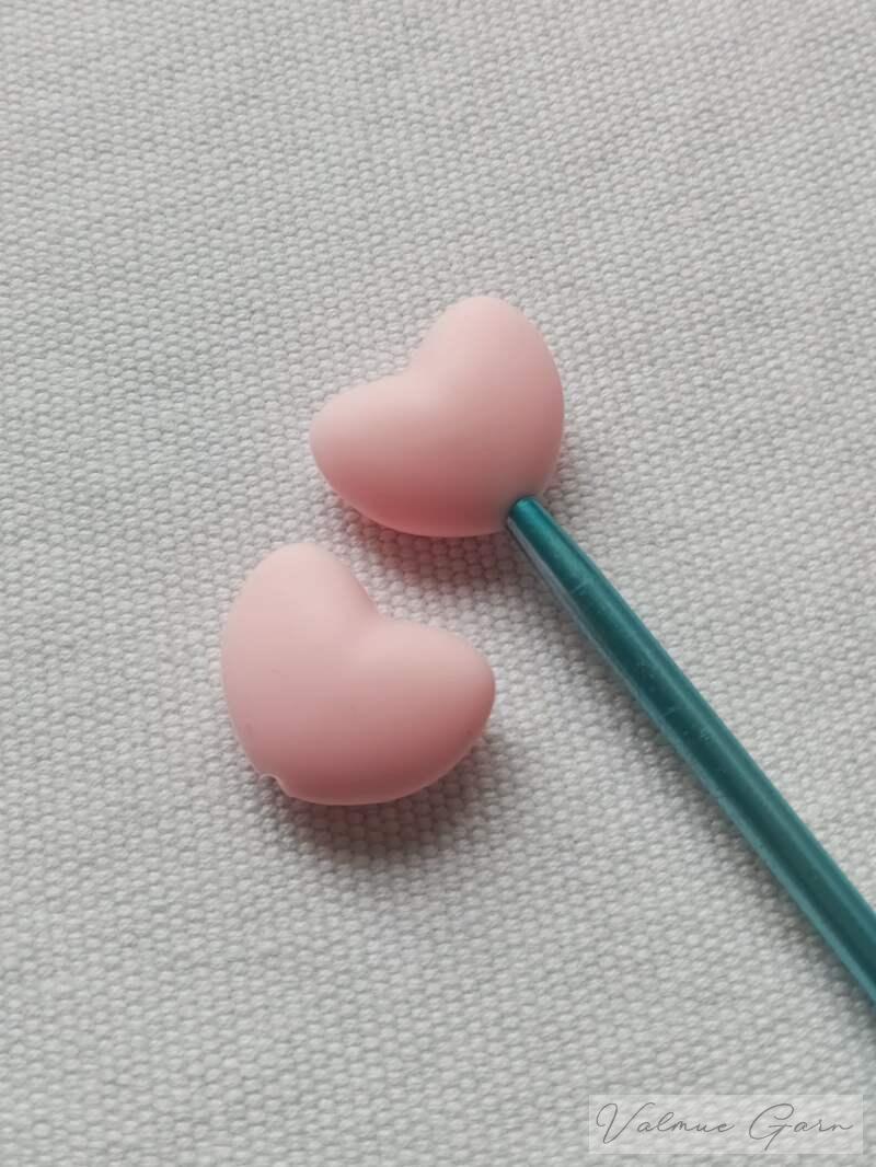Koncovky na jehlice - srdíčka světle růžová